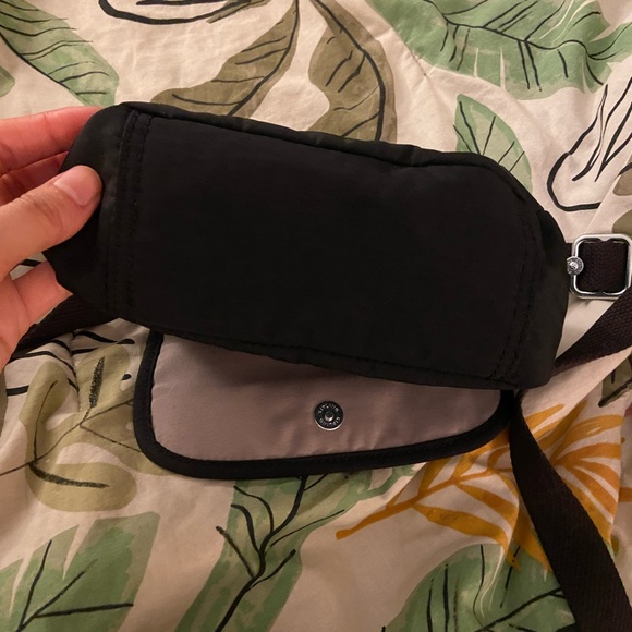 Kipling Sabian Crossbody - Picture 3 of 7